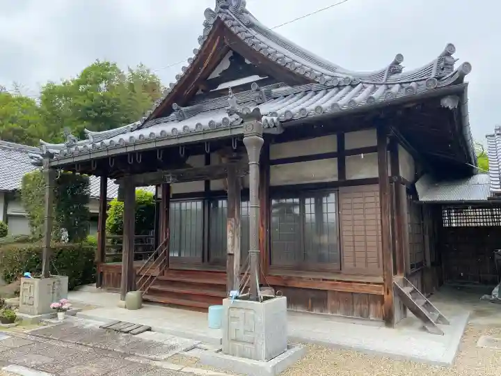 地蔵寺の{uncategorized: "未分類", other: "その他", undefined: "問題あり", building: "その他建物", grave: "お墓", sacred_gate: "鳥居", guardian: "狛犬", statue: "像", buddha: "仏像", history: "歴史", nature: "自然", garden: "庭園", animal: "動物", pagoda: "塔", temizu: "手水舎", mountain_gate: "山門・神門", sanctuary: "本殿・本堂", subordinate: "末社・摂社", art: "芸術", scenery: "景色", jizo: "地蔵", ema: "絵馬", goshuin: "御朱印", omikuji: "おみくじ", items: "授与品その他", amulet: "お守り", goshuincho: "御朱印帳", eats: "食事", festival: "お祭り", votive_dance: "神楽", shichigosan: "七五三参", wedding: "結婚式", experience: "体験その他", initially: "初詣", around: "周辺", anti_infection: "感染症対策"}
