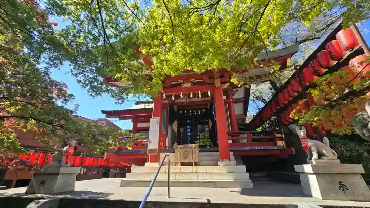 茶ノ木稲荷神社の{uncategorized: "未分類", other: "その他", undefined: "問題あり", building: "その他建物", grave: "お墓", sacred_gate: "鳥居", guardian: "狛犬", statue: "像", buddha: "仏像", history: "歴史", nature: "自然", garden: "庭園", animal: "動物", pagoda: "塔", temizu: "手水舎", mountain_gate: "山門・神門", sanctuary: "本殿・本堂", subordinate: "末社・摂社", art: "芸術", scenery: "景色", jizo: "地蔵", ema: "絵馬", goshuin: "御朱印", omikuji: "おみくじ", items: "授与品その他", amulet: "お守り", goshuincho: "御朱印帳", eats: "食事", festival: "お祭り", votive_dance: "神楽", shichigosan: "七五三参", wedding: "結婚式", experience: "体験その他", initially: "初詣", around: "周辺", anti_infection: "感染症対策"}