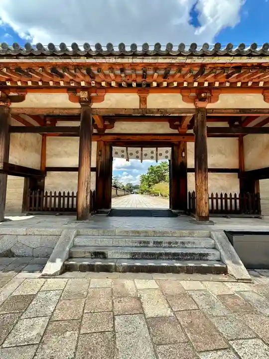 法隆寺の山門・神門