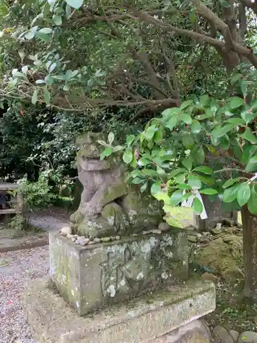 三日月神社の狛犬