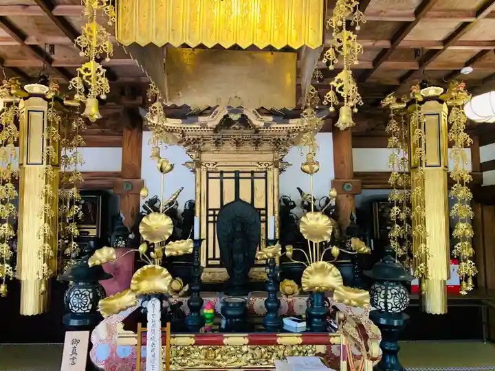 与楽寺の本殿・本堂