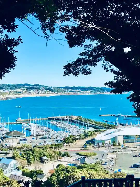 江島神社の{uncategorized: "未分類", other: "その他", undefined: "問題あり", building: "その他建物", grave: "お墓", sacred_gate: "鳥居", guardian: "狛犬", statue: "像", buddha: "仏像", history: "歴史", nature: "自然", garden: "庭園", animal: "動物", pagoda: "塔", temizu: "手水舎", mountain_gate: "山門・神門", sanctuary: "本殿・本堂", subordinate: "末社・摂社", art: "芸術", scenery: "景色", jizo: "地蔵", ema: "絵馬", goshuin: "御朱印", omikuji: "おみくじ", items: "授与品その他", amulet: "お守り", goshuincho: "御朱印帳", eats: "食事", festival: "お祭り", votive_dance: "神楽", shichigosan: "七五三参", wedding: "結婚式", experience: "体験その他", initially: "初詣", around: "周辺", anti_infection: "感染症対策"}