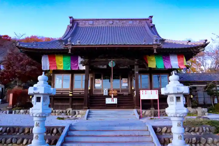 埼玉厄除け開運大師・龍泉寺(切り絵御朱印発祥の寺)の本殿・本堂