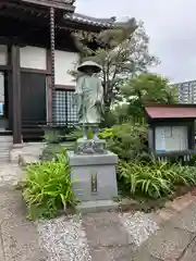 因速寺の像