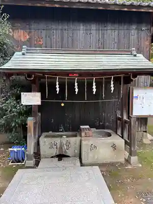 泊神社の手水舎