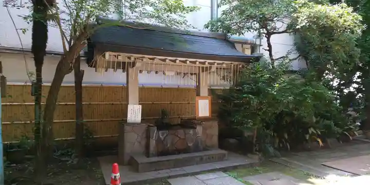 銀杏岡八幡神社の手水舎