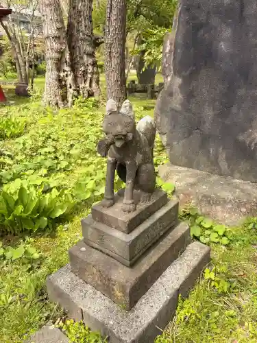 与次郎稲荷神社の{uncategorized: "未分類", other: "その他", undefined: "問題あり", building: "その他建物", grave: "お墓", sacred_gate: "鳥居", guardian: "狛犬", statue: "像", buddha: "仏像", history: "歴史", nature: "自然", garden: "庭園", animal: "動物", pagoda: "塔", temizu: "手水舎", mountain_gate: "山門・神門", sanctuary: "本殿・本堂", subordinate: "末社・摂社", art: "芸術", scenery: "景色", jizo: "地蔵", ema: "絵馬", goshuin: "御朱印", omikuji: "おみくじ", items: "授与品その他", amulet: "お守り", goshuincho: "御朱印帳", eats: "食事", festival: "お祭り", votive_dance: "神楽", shichigosan: "七五三参", wedding: "結婚式", experience: "体験その他", initially: "初詣", around: "周辺", anti_infection: "感染症対策"}
