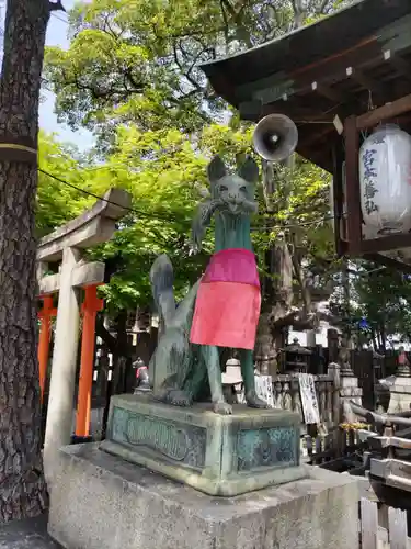 満足稲荷神社の狛犬