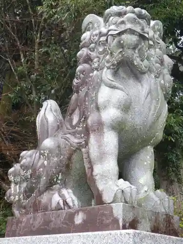 宇倍神社の狛犬