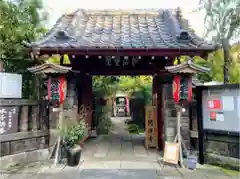 陽運寺の山門