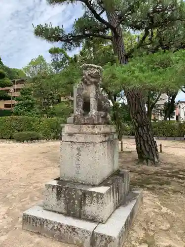 鶴羽根神社の狛犬