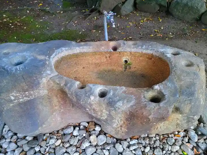 世木神社の手水舎