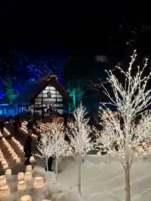 定山渓神社の{uncategorized: "未分類", other: "その他", undefined: "問題あり", building: "その他建物", grave: "お墓", sacred_gate: "鳥居", guardian: "狛犬", statue: "像", buddha: "仏像", history: "歴史", nature: "自然", garden: "庭園", animal: "動物", pagoda: "塔", temizu: "手水舎", mountain_gate: "山門・神門", sanctuary: "本殿・本堂", subordinate: "末社・摂社", art: "芸術", scenery: "景色", jizo: "地蔵", ema: "絵馬", goshuin: "御朱印", omikuji: "おみくじ", items: "授与品その他", amulet: "お守り", goshuincho: "御朱印帳", eats: "食事", festival: "お祭り", votive_dance: "神楽", shichigosan: "七五三参", wedding: "結婚式", experience: "体験その他", initially: "初詣", around: "周辺", anti_infection: "感染症対策"}