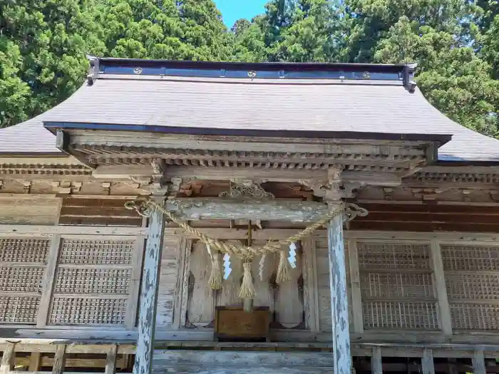 儛草神社の本殿