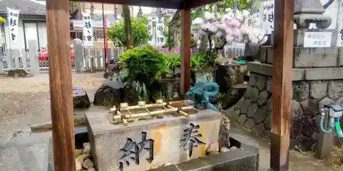 神明社・八幡社合殿（中杉町）の手水舎