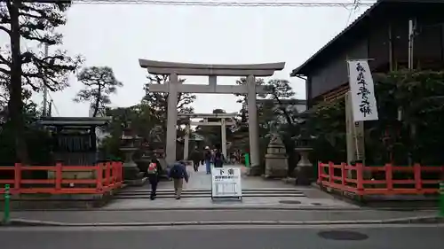 西院春日神社の鳥居