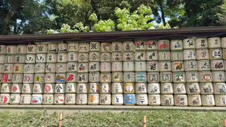 明治神宮の{uncategorized: "未分類", other: "その他", undefined: "問題あり", building: "その他建物", grave: "お墓", sacred_gate: "鳥居", guardian: "狛犬", statue: "像", buddha: "仏像", history: "歴史", nature: "自然", garden: "庭園", animal: "動物", pagoda: "塔", temizu: "手水舎", mountain_gate: "山門・神門", sanctuary: "本殿・本堂", subordinate: "末社・摂社", art: "芸術", scenery: "景色", jizo: "地蔵", ema: "絵馬", goshuin: "御朱印", omikuji: "おみくじ", items: "授与品その他", amulet: "お守り", goshuincho: "御朱印帳", eats: "食事", festival: "お祭り", votive_dance: "神楽", shichigosan: "七五三参", wedding: "結婚式", experience: "体験その他", initially: "初詣", around: "周辺", anti_infection: "感染症対策"}