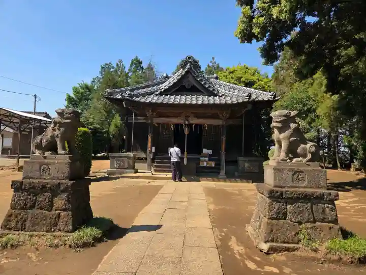 伏木香取神社の{uncategorized: "未分類", other: "その他", undefined: "問題あり", building: "その他建物", grave: "お墓", sacred_gate: "鳥居", guardian: "狛犬", statue: "像", buddha: "仏像", history: "歴史", nature: "自然", garden: "庭園", animal: "動物", pagoda: "塔", temizu: "手水舎", mountain_gate: "山門・神門", sanctuary: "本殿・本堂", subordinate: "末社・摂社", art: "芸術", scenery: "景色", jizo: "地蔵", ema: "絵馬", goshuin: "御朱印", omikuji: "おみくじ", items: "授与品その他", amulet: "お守り", goshuincho: "御朱印帳", eats: "食事", festival: "お祭り", votive_dance: "神楽", shichigosan: "七五三参", wedding: "結婚式", experience: "体験その他", initially: "初詣", around: "周辺", anti_infection: "感染症対策"}