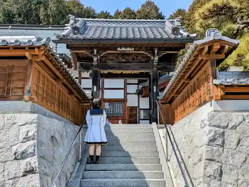 明光寺の山門