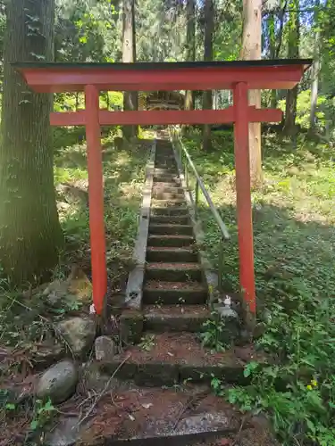 矢背負稲荷神社の鳥居