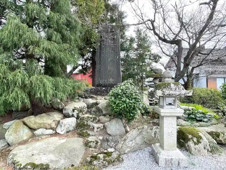 八幡神社の庭園