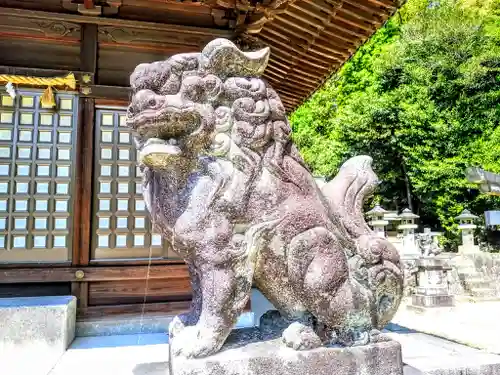 八幡神社の狛犬