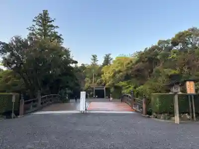 伊勢神宮外宮（豊受大神宮）の{uncategorized: "未分類", other: "その他", undefined: "問題あり", building: "その他建物", grave: "お墓", sacred_gate: "鳥居", guardian: "狛犬", statue: "像", buddha: "仏像", history: "歴史", nature: "自然", garden: "庭園", animal: "動物", pagoda: "塔", temizu: "手水舎", mountain_gate: "山門・神門", sanctuary: "本殿・本堂", subordinate: "末社・摂社", art: "芸術", scenery: "景色", jizo: "地蔵", ema: "絵馬", goshuin: "御朱印", omikuji: "おみくじ", items: "授与品その他", amulet: "お守り", goshuincho: "御朱印帳", eats: "食事", festival: "お祭り", votive_dance: "神楽", shichigosan: "七五三参", wedding: "結婚式", experience: "体験その他", initially: "初詣", around: "周辺", anti_infection: "感染症対策"}