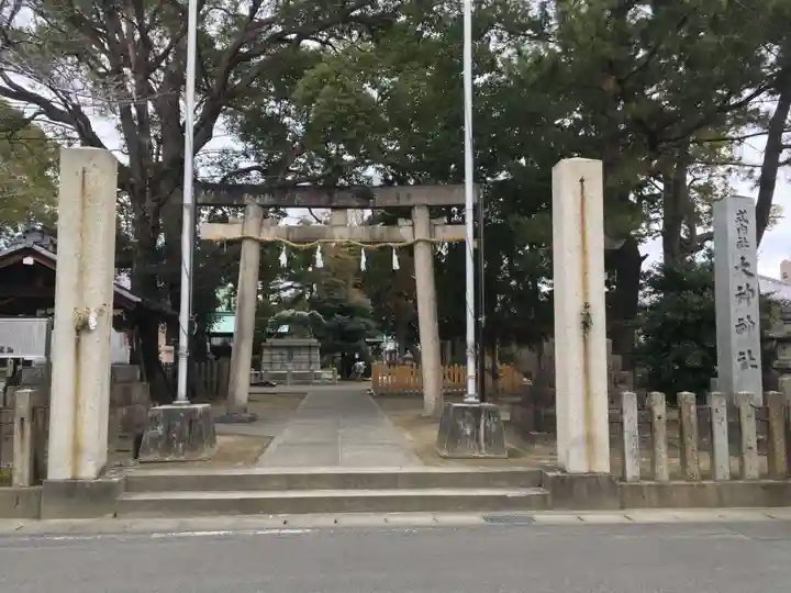 大神神社(花池)の鳥居