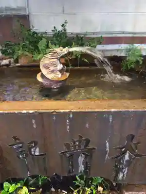 小野照崎神社の手水舎