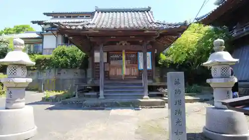 万慶寺の本殿