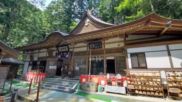 大嶽山那賀都神社の本殿・本堂