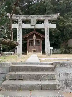 光雲神社の{uncategorized: "未分類", other: "その他", undefined: "問題あり", building: "その他建物", grave: "お墓", sacred_gate: "鳥居", guardian: "狛犬", statue: "像", buddha: "仏像", history: "歴史", nature: "自然", garden: "庭園", animal: "動物", pagoda: "塔", temizu: "手水舎", mountain_gate: "山門・神門", sanctuary: "本殿・本堂", subordinate: "末社・摂社", art: "芸術", scenery: "景色", jizo: "地蔵", ema: "絵馬", goshuin: "御朱印", omikuji: "おみくじ", items: "授与品その他", amulet: "お守り", goshuincho: "御朱印帳", eats: "食事", festival: "お祭り", votive_dance: "神楽", shichigosan: "七五三参", wedding: "結婚式", experience: "体験その他", initially: "初詣", around: "周辺", anti_infection: "感染症対策"}