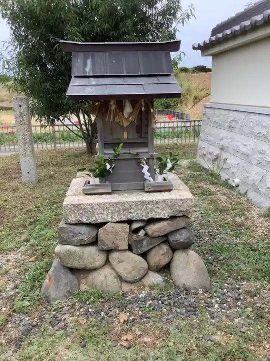 八龍神社(東八龍社)の末社・摂社