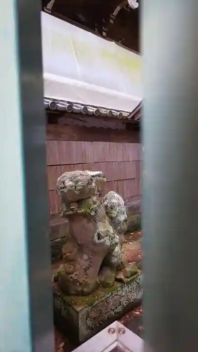 稗田野神社(薭田野神社)の狛犬