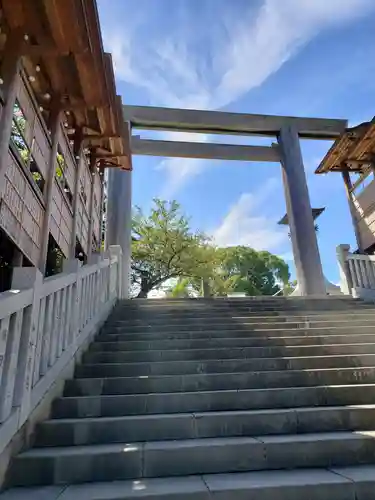 伊勢山皇大神宮の鳥居