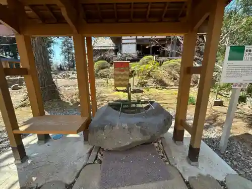 安養寺の{uncategorized: "未分類", other: "その他", undefined: "問題あり", building: "その他建物", grave: "お墓", sacred_gate: "鳥居", guardian: "狛犬", statue: "像", buddha: "仏像", history: "歴史", nature: "自然", garden: "庭園", animal: "動物", pagoda: "塔", temizu: "手水舎", mountain_gate: "山門・神門", sanctuary: "本殿・本堂", subordinate: "末社・摂社", art: "芸術", scenery: "景色", jizo: "地蔵", ema: "絵馬", goshuin: "御朱印", omikuji: "おみくじ", items: "授与品その他", amulet: "お守り", goshuincho: "御朱印帳", eats: "食事", festival: "お祭り", votive_dance: "神楽", shichigosan: "七五三参", wedding: "結婚式", experience: "体験その他", initially: "初詣", around: "周辺", anti_infection: "感染症対策"}