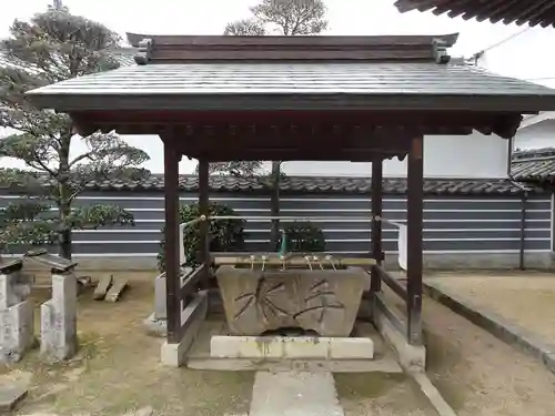 宝蔵院極楽寺の手水舎