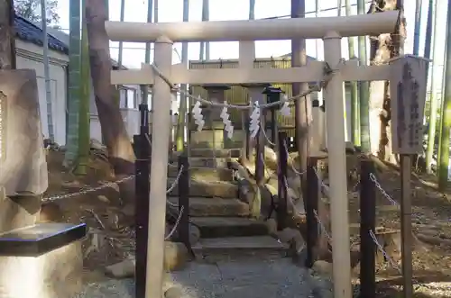 東新町氷川神社の末社・摂社
