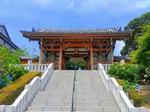 高徳院の山門・神門