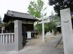 三囲神社の鳥居