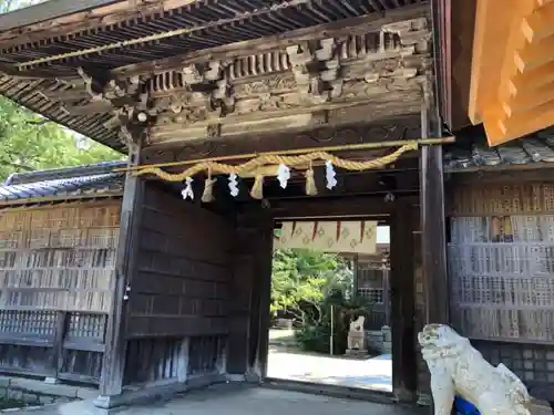 杜屋神社の山門