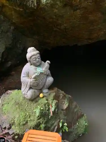 太平山神社の像