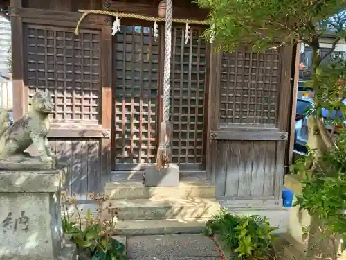 赤鹿稲荷神社の{uncategorized: "未分類", other: "その他", undefined: "問題あり", building: "その他建物", grave: "お墓", sacred_gate: "鳥居", guardian: "狛犬", statue: "像", buddha: "仏像", history: "歴史", nature: "自然", garden: "庭園", animal: "動物", pagoda: "塔", temizu: "手水舎", mountain_gate: "山門・神門", sanctuary: "本殿・本堂", subordinate: "末社・摂社", art: "芸術", scenery: "景色", jizo: "地蔵", ema: "絵馬", goshuin: "御朱印", omikuji: "おみくじ", items: "授与品その他", amulet: "お守り", goshuincho: "御朱印帳", eats: "食事", festival: "お祭り", votive_dance: "神楽", shichigosan: "七五三参", wedding: "結婚式", experience: "体験その他", initially: "初詣", around: "周辺", anti_infection: "感染症対策"}