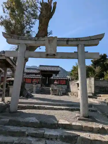 杉生神社の{uncategorized: "未分類", other: "その他", undefined: "問題あり", building: "その他建物", grave: "お墓", sacred_gate: "鳥居", guardian: "狛犬", statue: "像", buddha: "仏像", history: "歴史", nature: "自然", garden: "庭園", animal: "動物", pagoda: "塔", temizu: "手水舎", mountain_gate: "山門・神門", sanctuary: "本殿・本堂", subordinate: "末社・摂社", art: "芸術", scenery: "景色", jizo: "地蔵", ema: "絵馬", goshuin: "御朱印", omikuji: "おみくじ", items: "授与品その他", amulet: "お守り", goshuincho: "御朱印帳", eats: "食事", festival: "お祭り", votive_dance: "神楽", shichigosan: "七五三参", wedding: "結婚式", experience: "体験その他", initially: "初詣", around: "周辺", anti_infection: "感染症対策"}