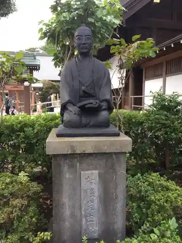 松陰神社の像