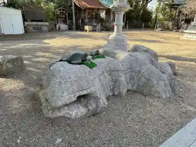 鹿島御児神社の{uncategorized: "未分類", other: "その他", undefined: "問題あり", building: "その他建物", grave: "お墓", sacred_gate: "鳥居", guardian: "狛犬", statue: "像", buddha: "仏像", history: "歴史", nature: "自然", garden: "庭園", animal: "動物", pagoda: "塔", temizu: "手水舎", mountain_gate: "山門・神門", sanctuary: "本殿・本堂", subordinate: "末社・摂社", art: "芸術", scenery: "景色", jizo: "地蔵", ema: "絵馬", goshuin: "御朱印", omikuji: "おみくじ", items: "授与品その他", amulet: "お守り", goshuincho: "御朱印帳", eats: "食事", festival: "お祭り", votive_dance: "神楽", shichigosan: "七五三参", wedding: "結婚式", experience: "体験その他", initially: "初詣", around: "周辺", anti_infection: "感染症対策"}