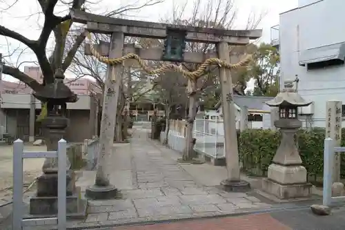 諏訪神社の鳥居