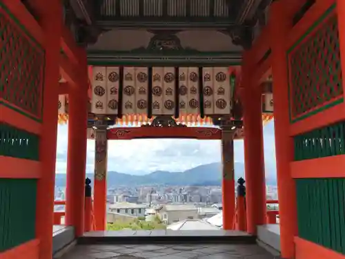 清水寺の山門・神門