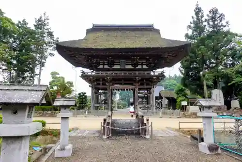 苗村神社の山門