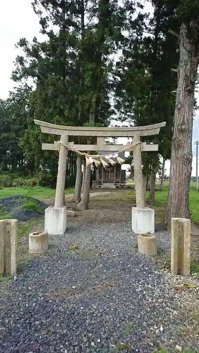 三輪足神社の鳥居